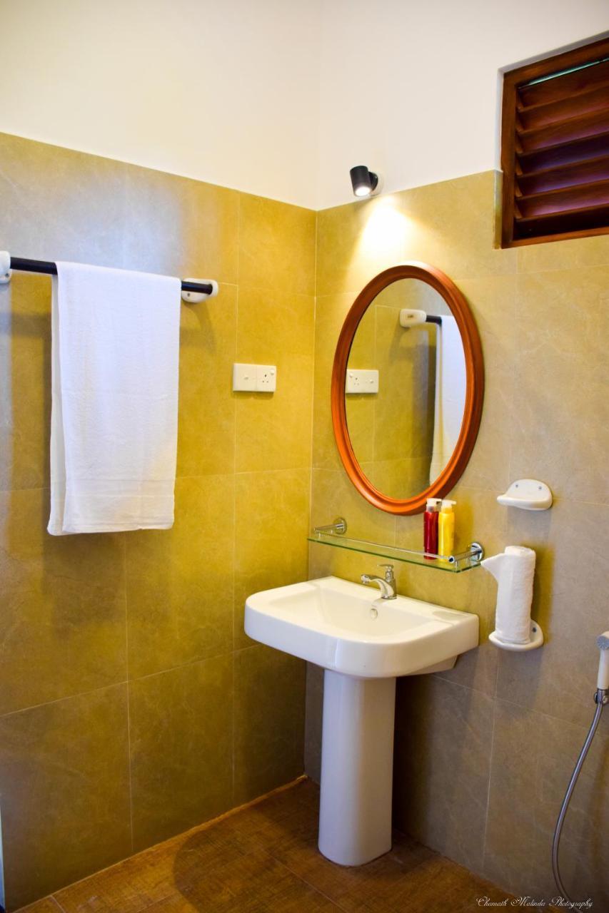 Tenasi Beach Resort Ahangama Ngoại thất bức ảnh