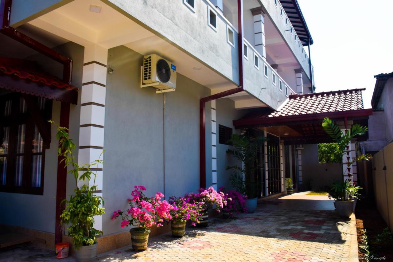 Tenasi Beach Resort Ahangama Ngoại thất bức ảnh
