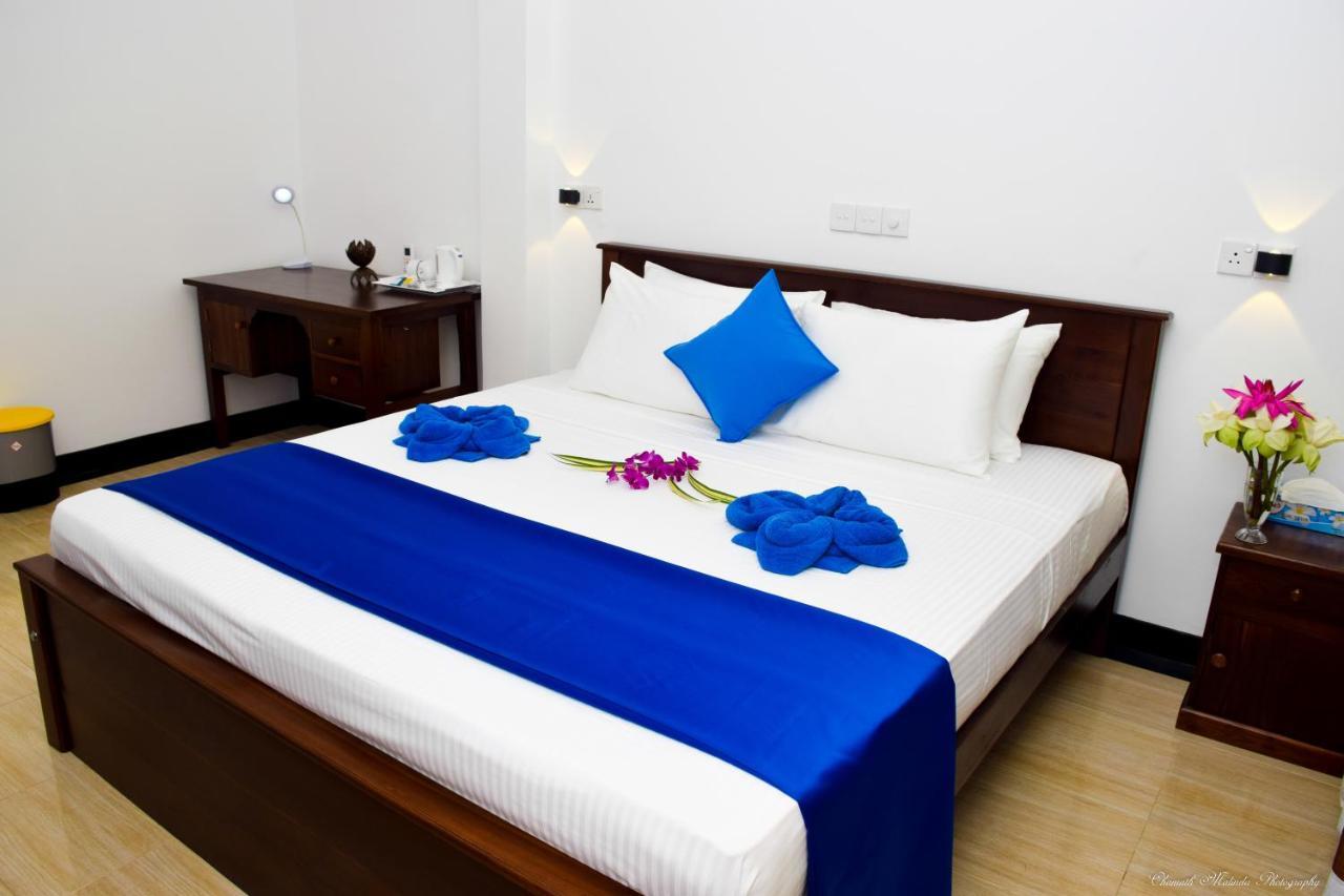 Tenasi Beach Resort Ahangama Ngoại thất bức ảnh