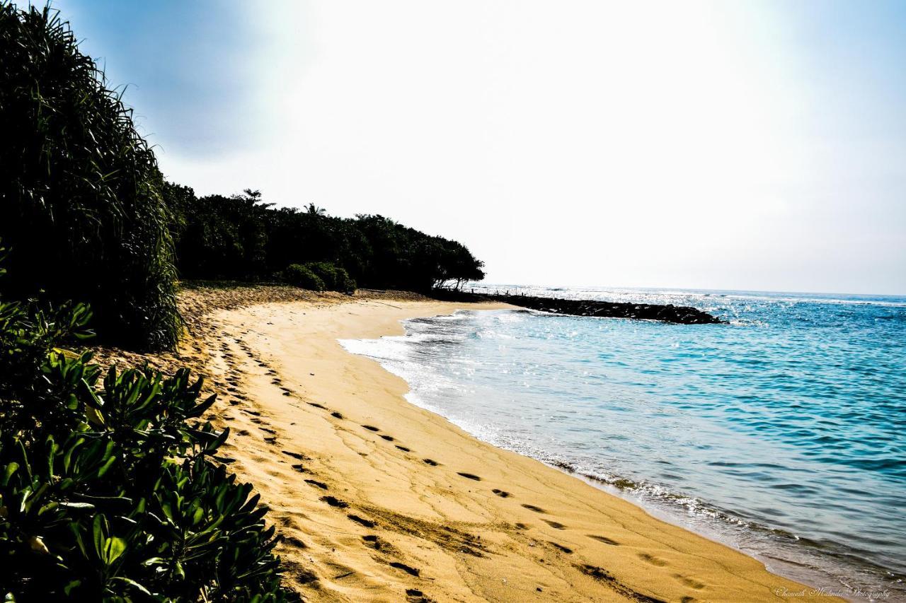 Tenasi Beach Resort Ahangama Ngoại thất bức ảnh