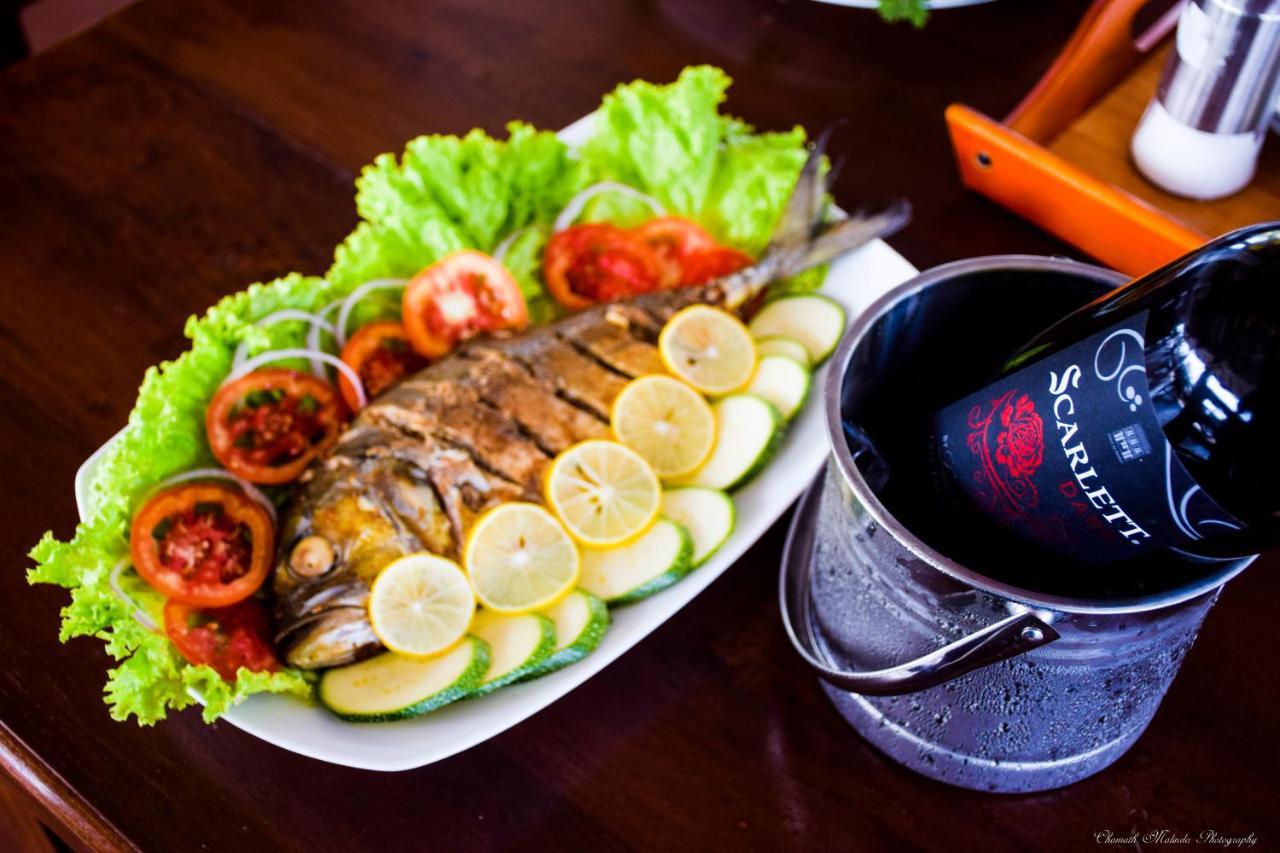 Tenasi Beach Resort Ahangama Ngoại thất bức ảnh