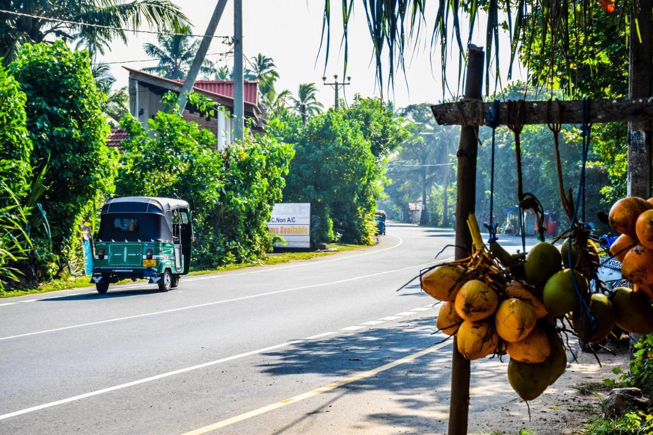 Tenasi Beach Resort Ahangama Ngoại thất bức ảnh